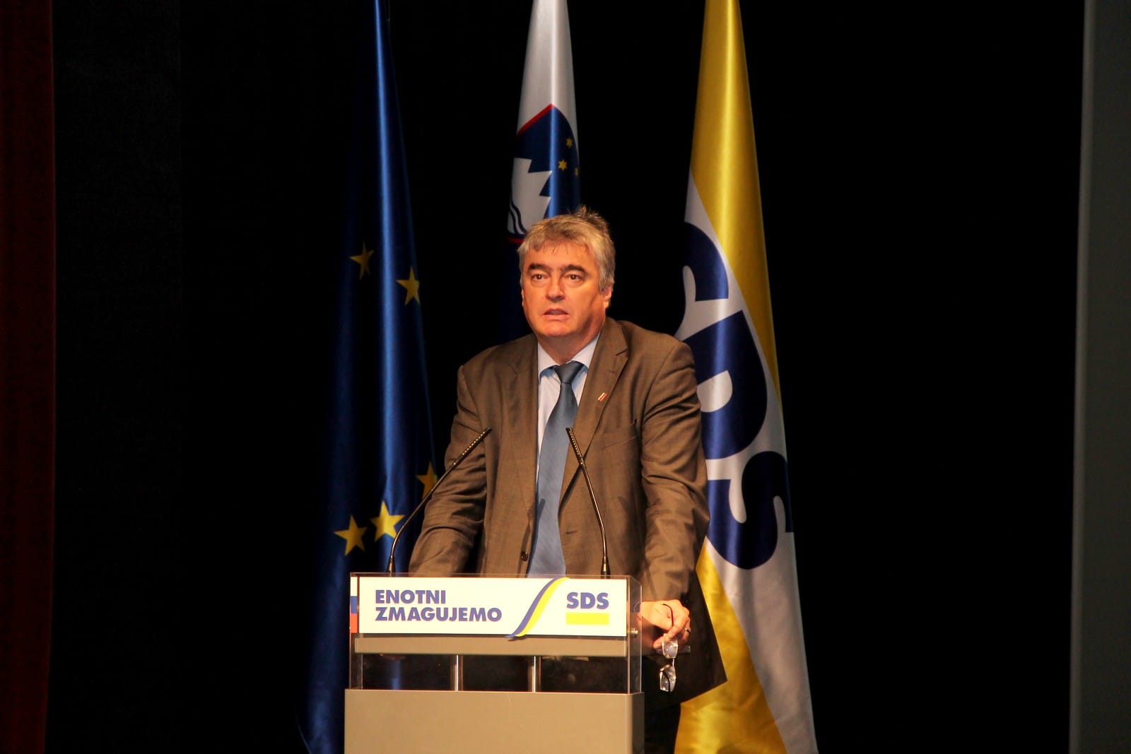 Dr. Milan Zver v božičnem voščilu: Demokracija, varnost in mir niso samoumevne danosti