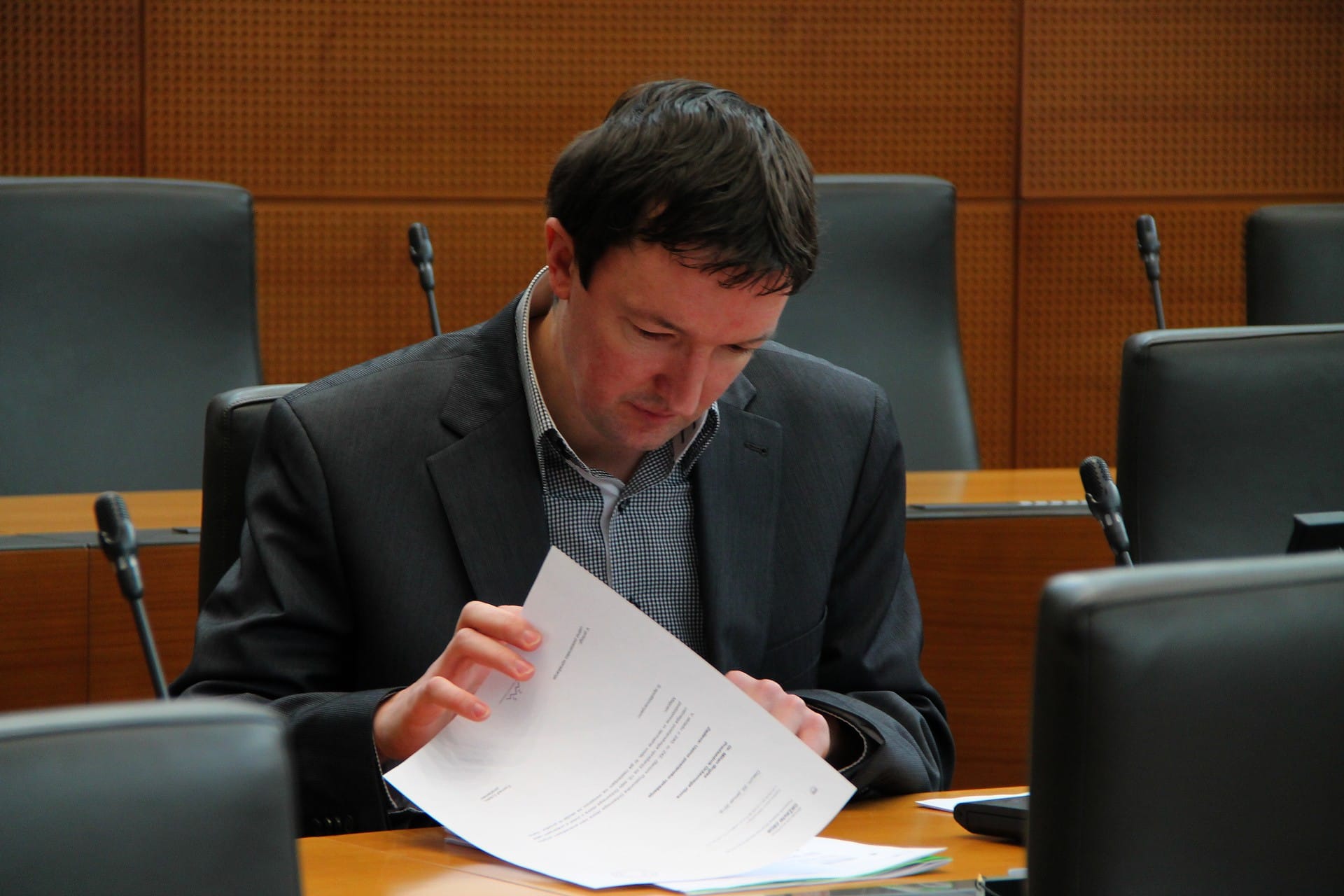 Vsakokratna določitev pogojev za pridobitev štipendije za deficitarne poklice je problematična