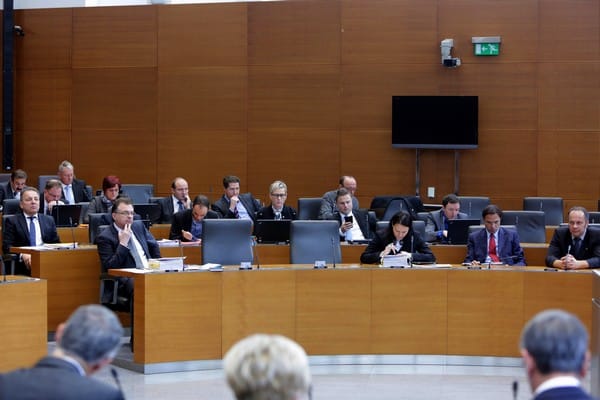 Ali ogledi krajev kaznivih dejanj potekajo glede na zakonska določila?