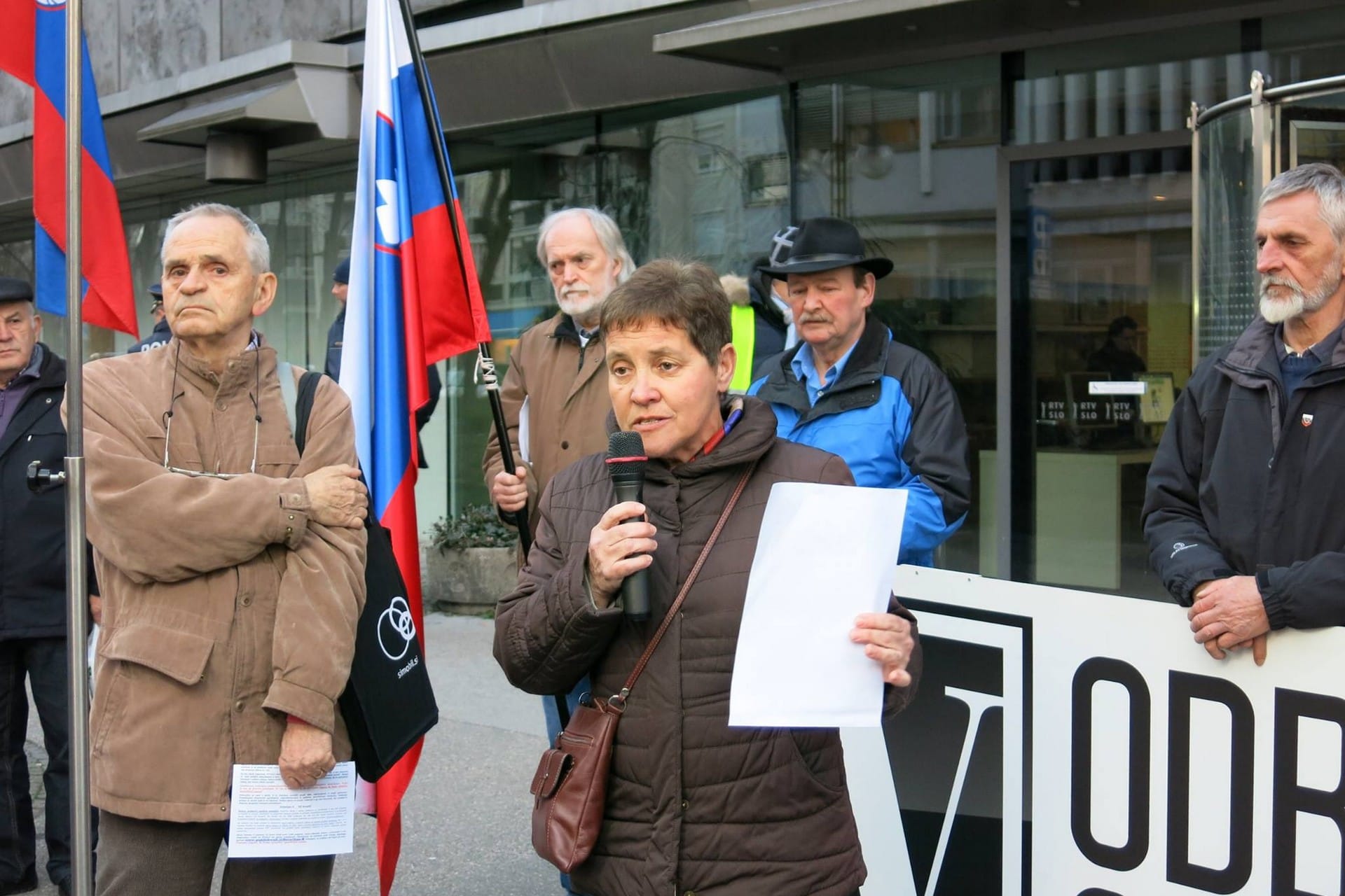 Iva Pavlin Žurman: Veš novinar svoj dolg?