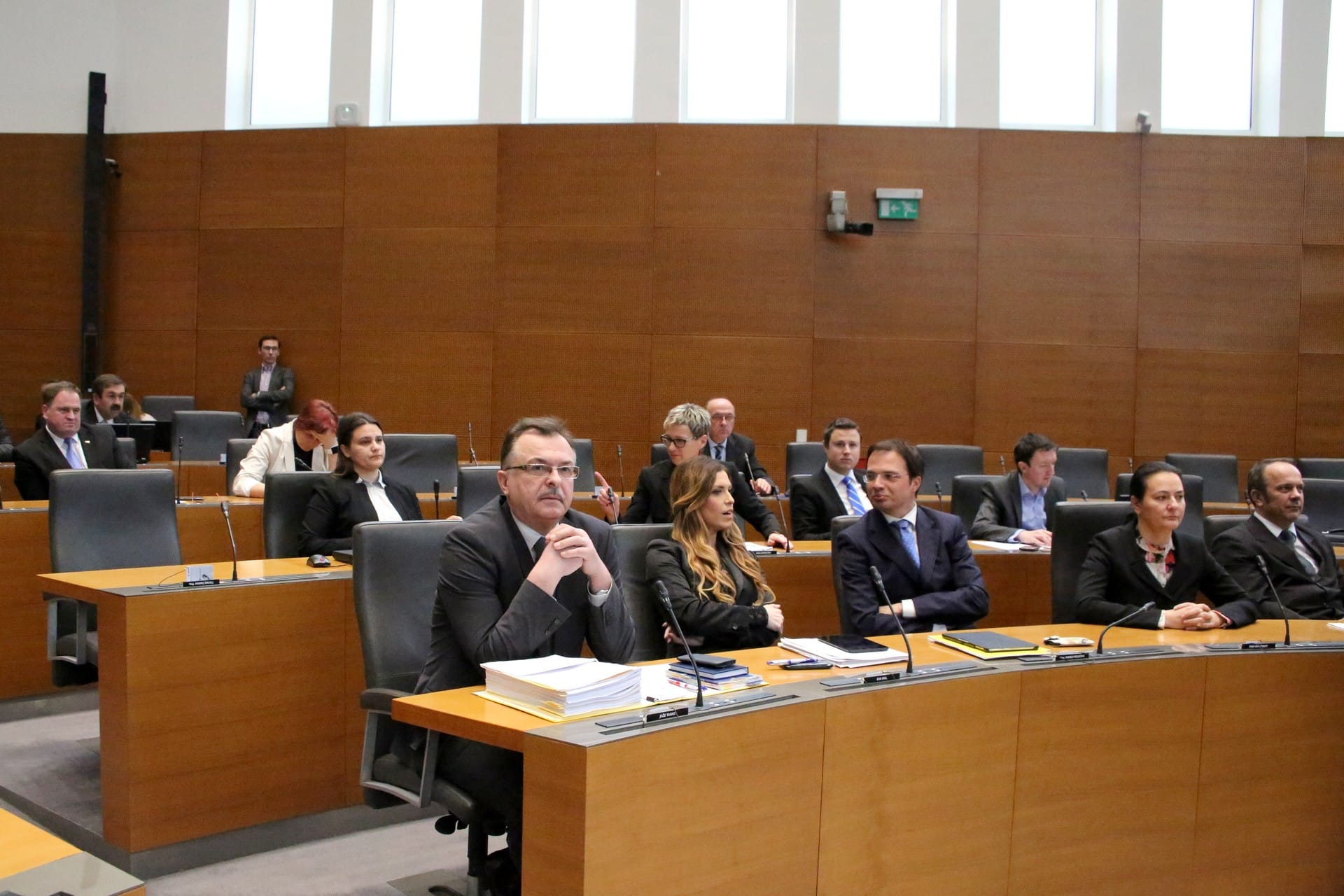 Danes na seji DZ interpelacija zunanjega ministra Karla Erjavca