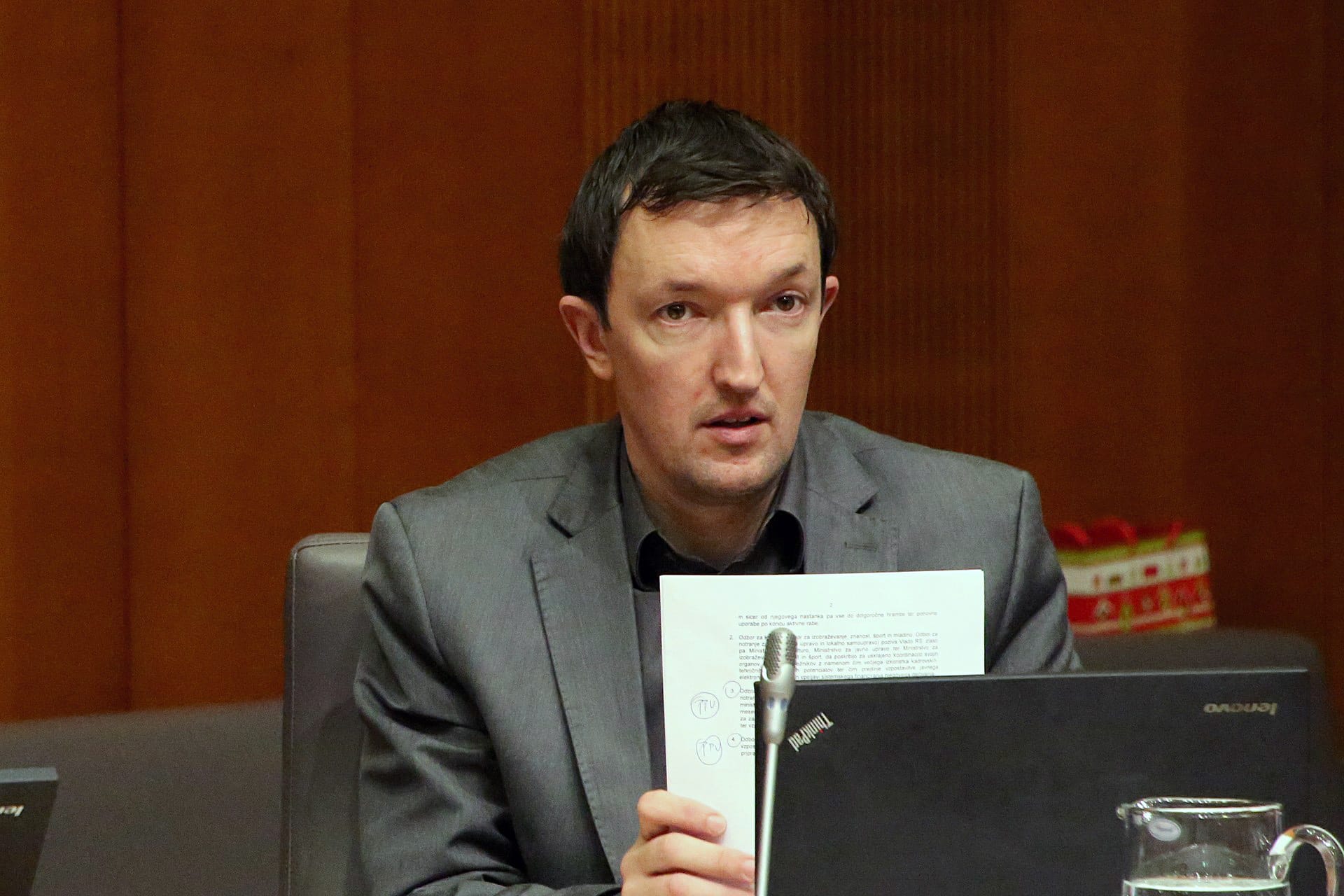 Zakaj pristojno ministrstvo še vedno ni pripravilo programa preprečevanja nastajanja odpadkov?