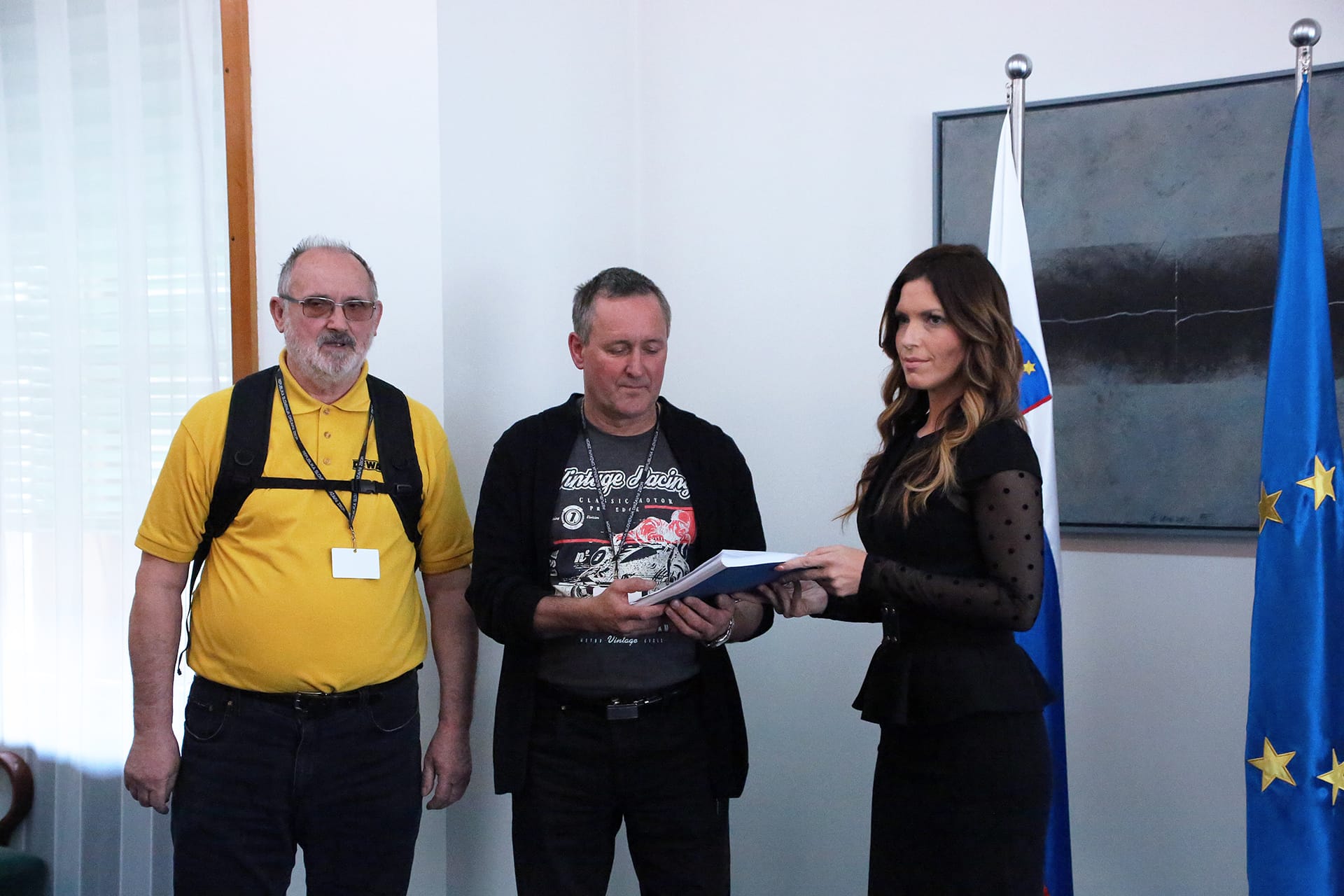 Eva Irgl sprejela peticijo glede koroških dečkov