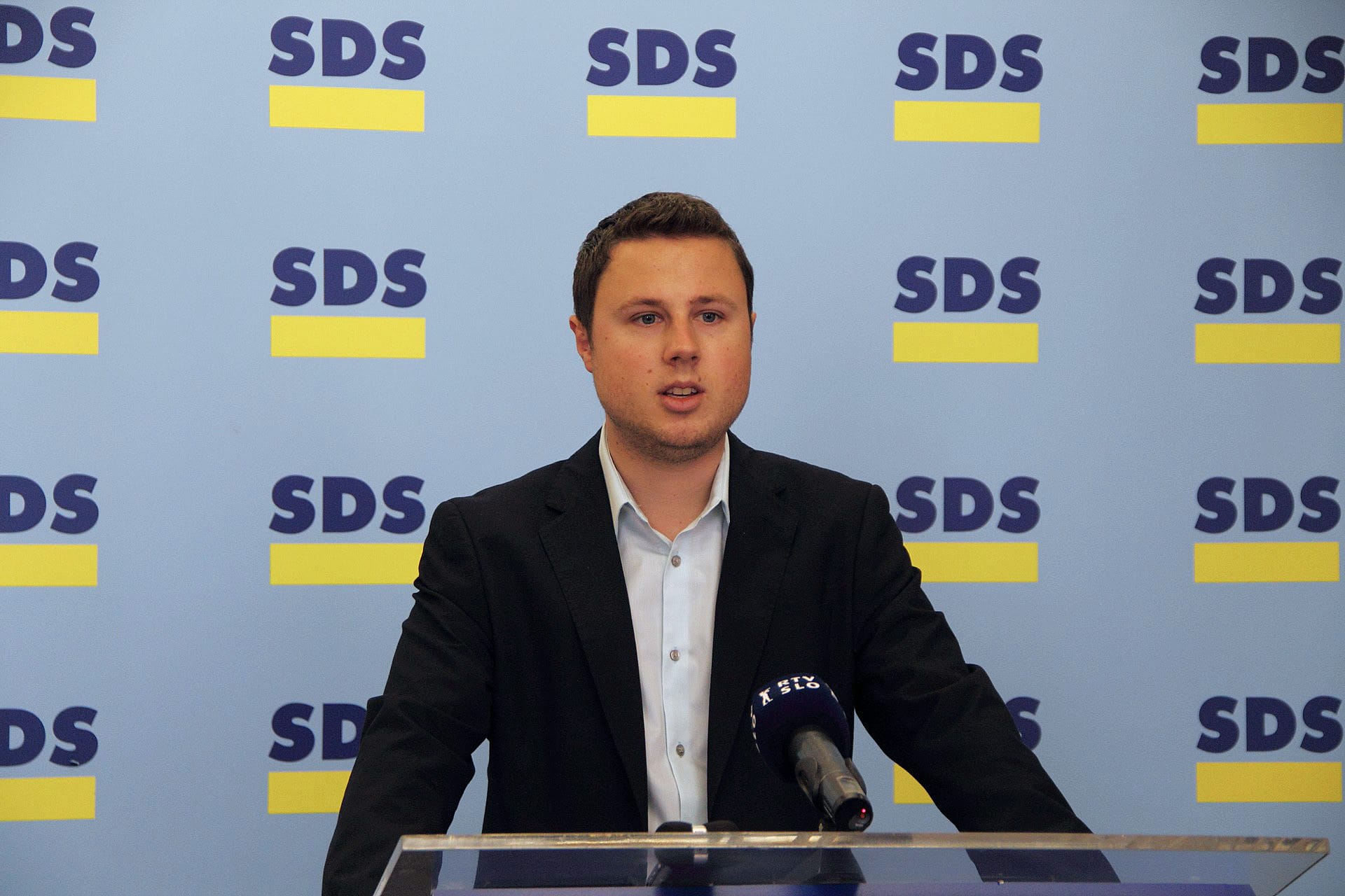 Vlada Mira Cerarja je grobar našega obrambnega sistema