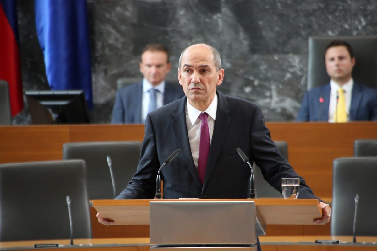Janez Janša: Vstali in obstali