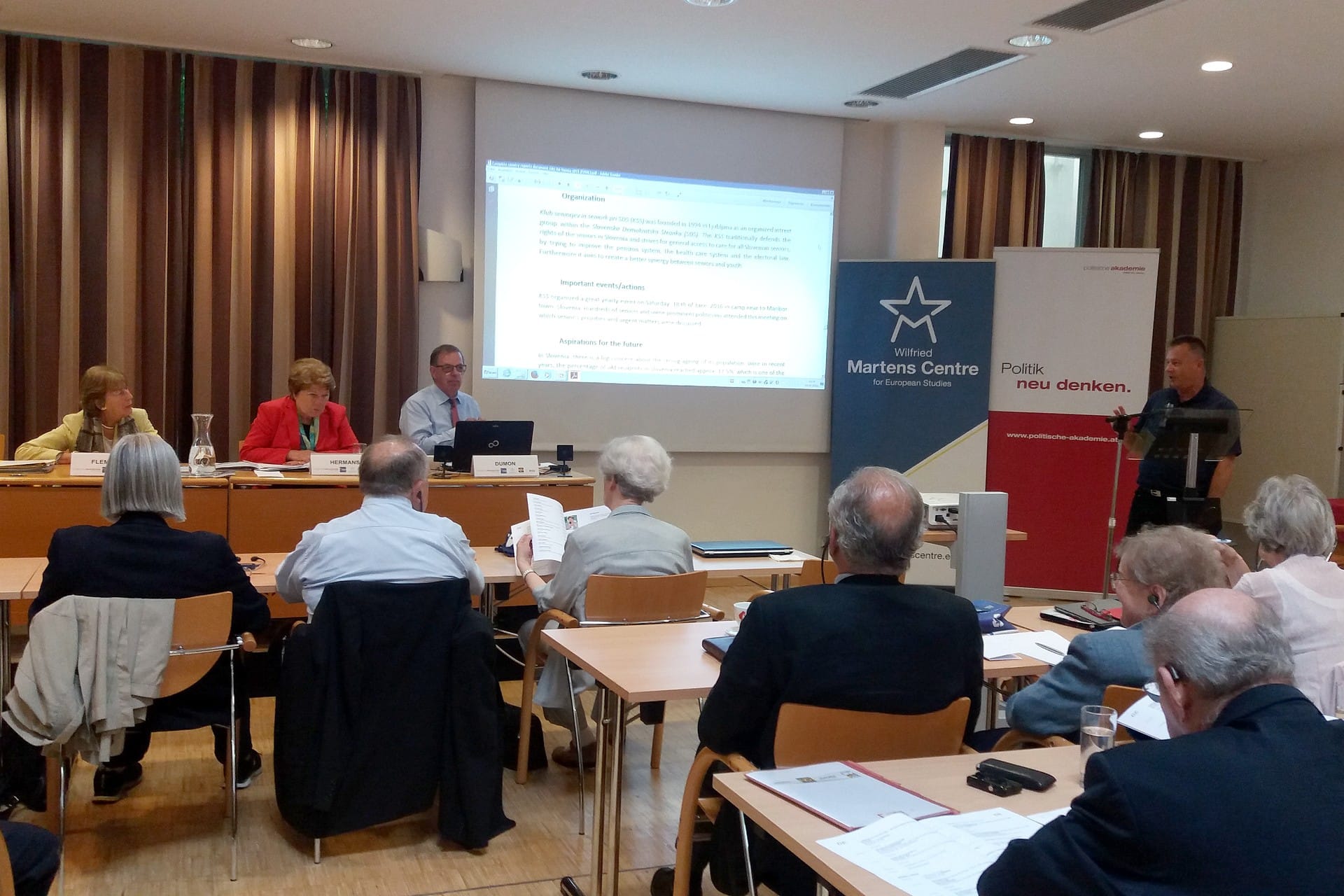 Delegacija slovenskih seniorjev na letni konferenci ESU EPP na Dunaju