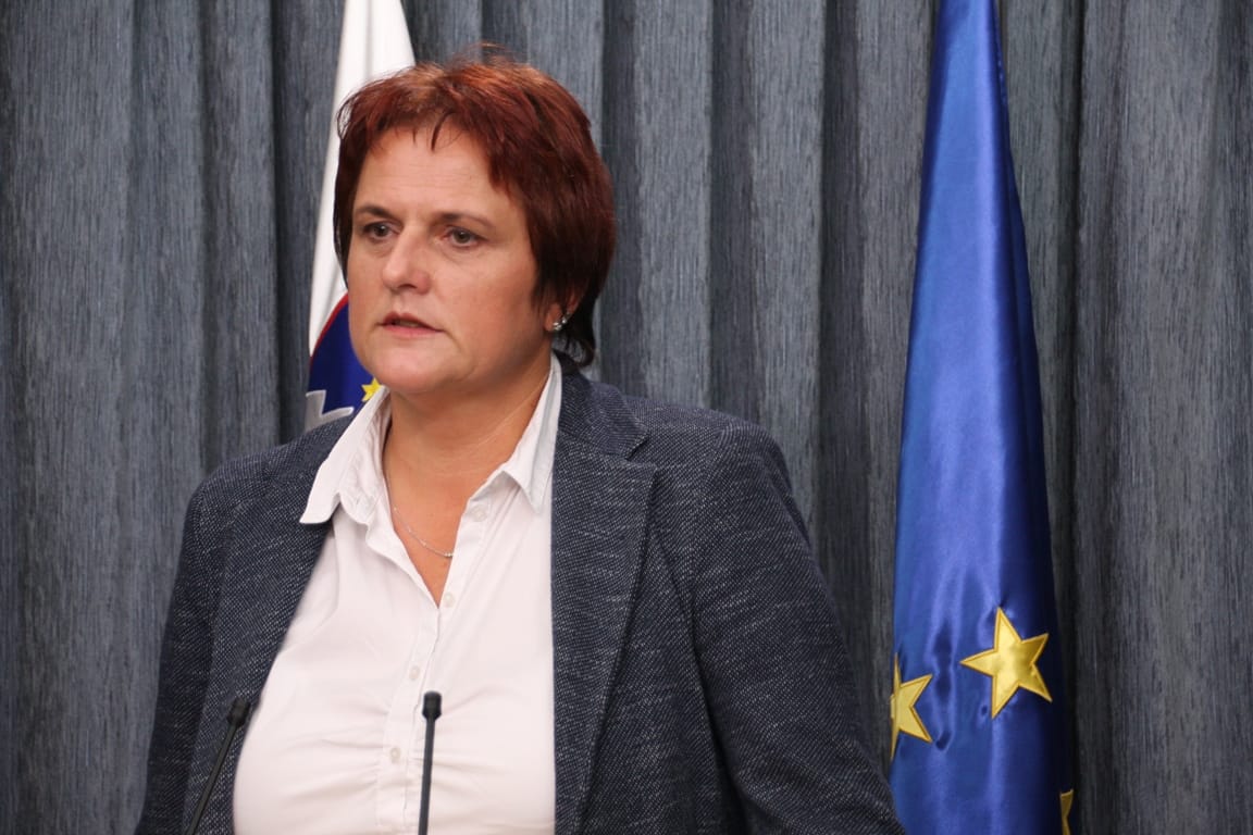 Preiskovalna komisija o korupciji v zdravstvu v tem trenutku pregleduje pridobljena gradiva