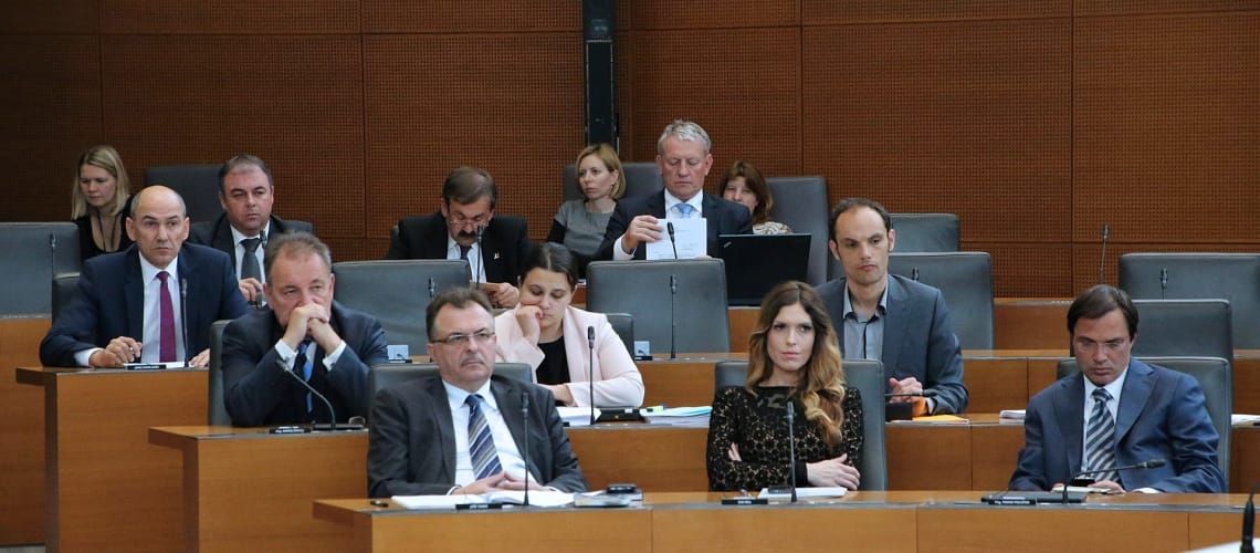 Na komisiji za peticije danes na pobudo SDS o pereči problematiki neplačevanja preživnin