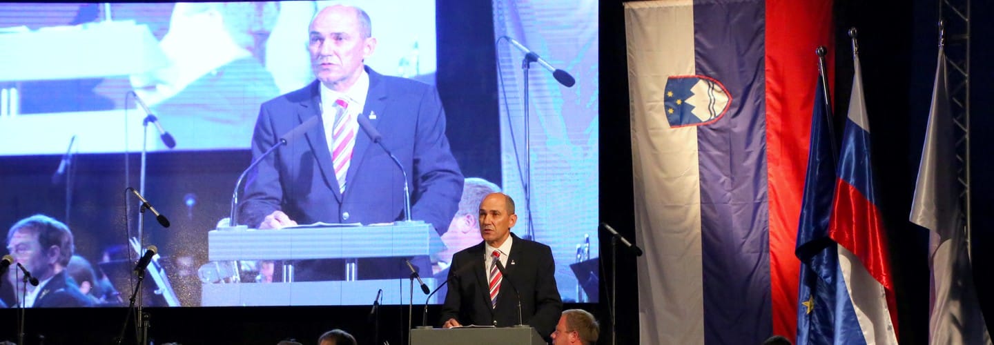 Janez Janša: Slovenija mora stati in obstati, z EU ali brez nje!