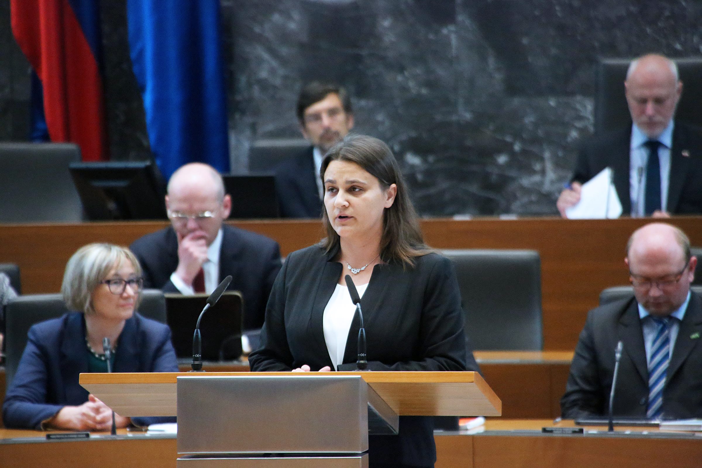 Suzana Lep Šimenko: Z zamikom plačila prispevkov in davkov bi lahko razbremenili mlada podjetja