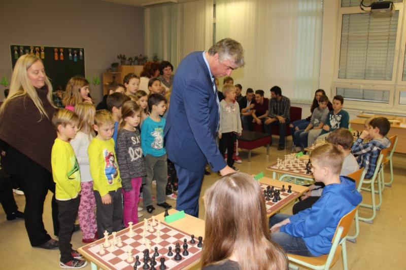 Dr. Milan Zver obiskal Osnovno šolo Prežihovega Voranca v Srednji Bistrici