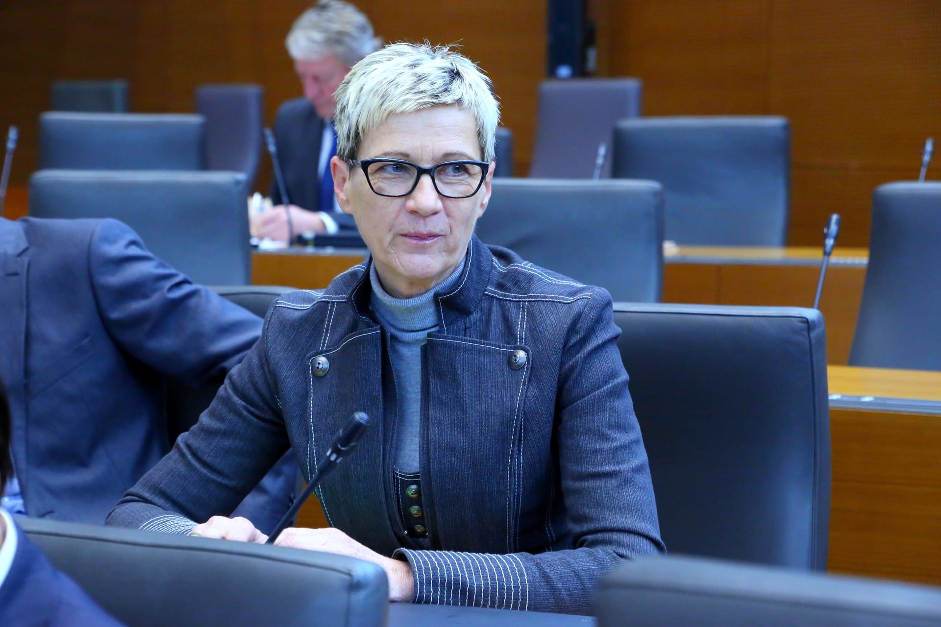 Direktorji javnih zdravstvenih zavodov naj odgovarjajo za slabo poslovanje