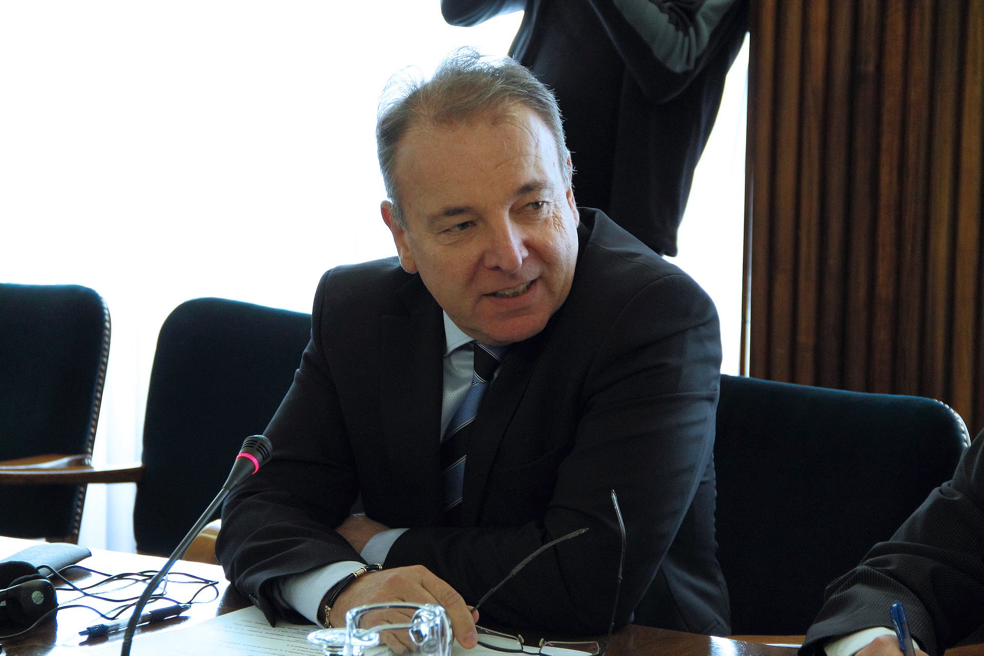 Potrebno je poiskati odgovorne za fiasko pri prodaji Cimosa
