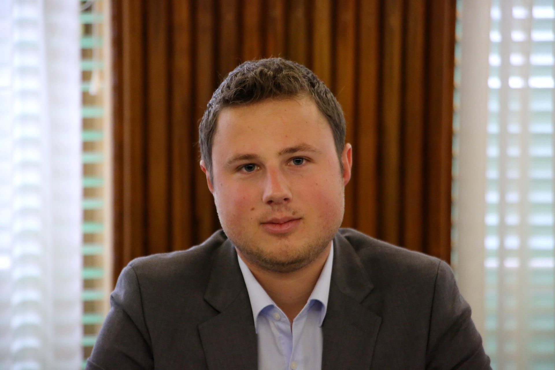 Žan Mahnič: Kaj je vlada storila za prebivalce Vrhnike ob negativnih okoljskih vplivih nedavnega požara?
