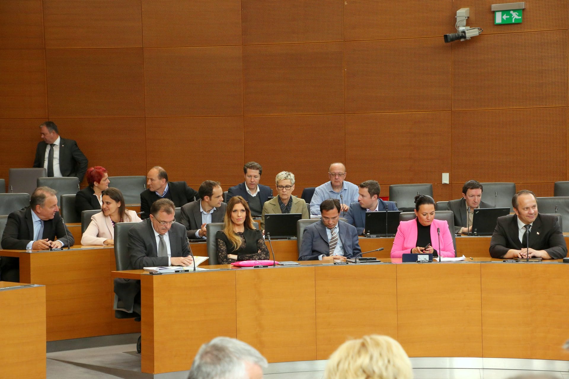 Na predlog SDS o modri luči za prostovoljne gasilce in odpravi registracije mopedov