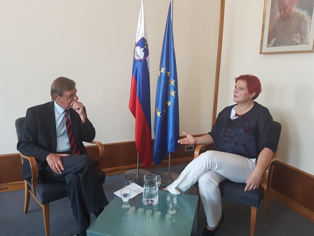 Jelka Godec: Ali ministrica za zdravje Milojka Kolar Celarc govori jezik lobijev?