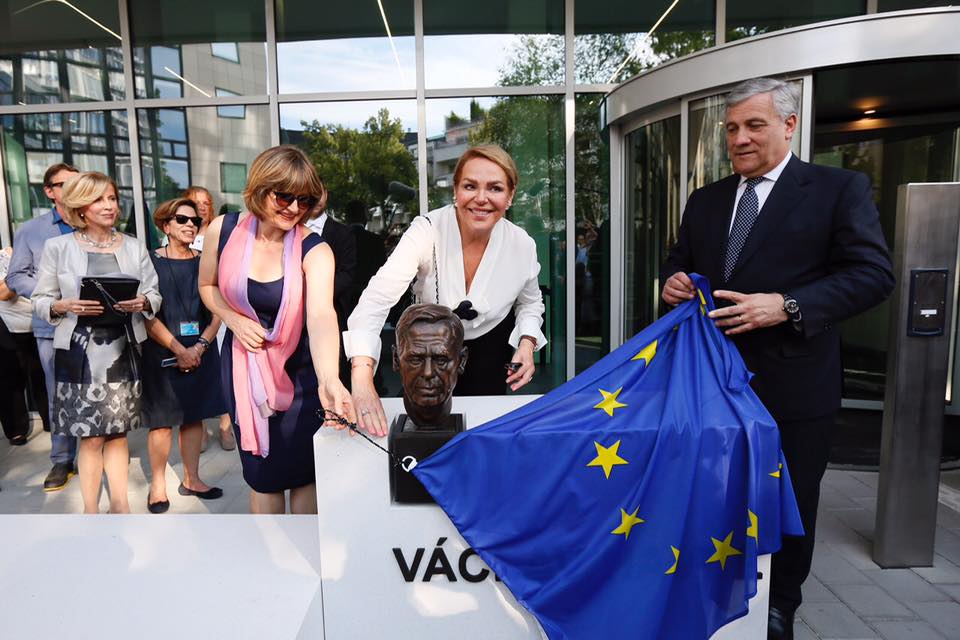 Poklon Václavu Havlu v Evropskem parlamentu