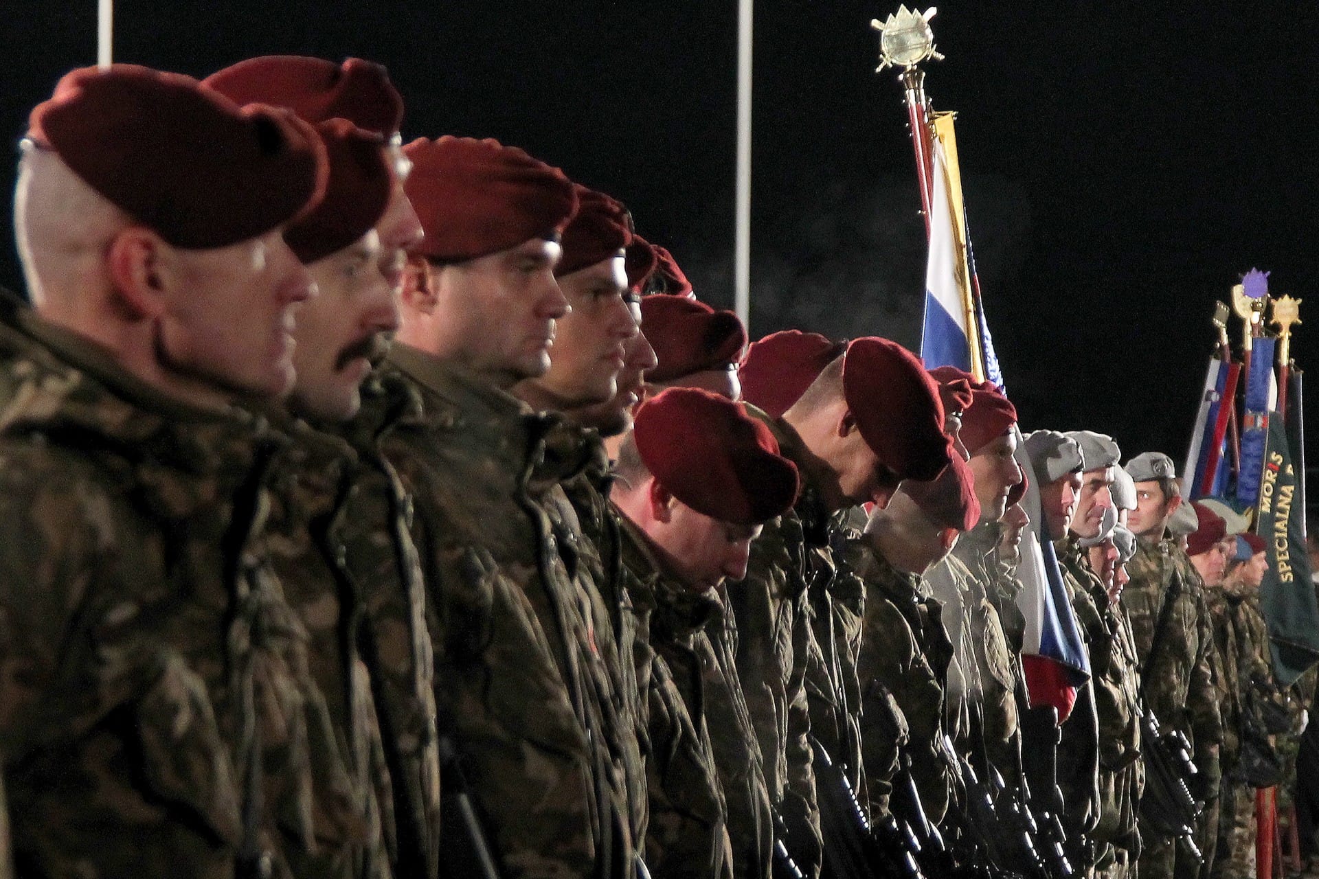 Zakaj ministrica za obrambo Andreja Katič razorožuje Slovensko vojsko?