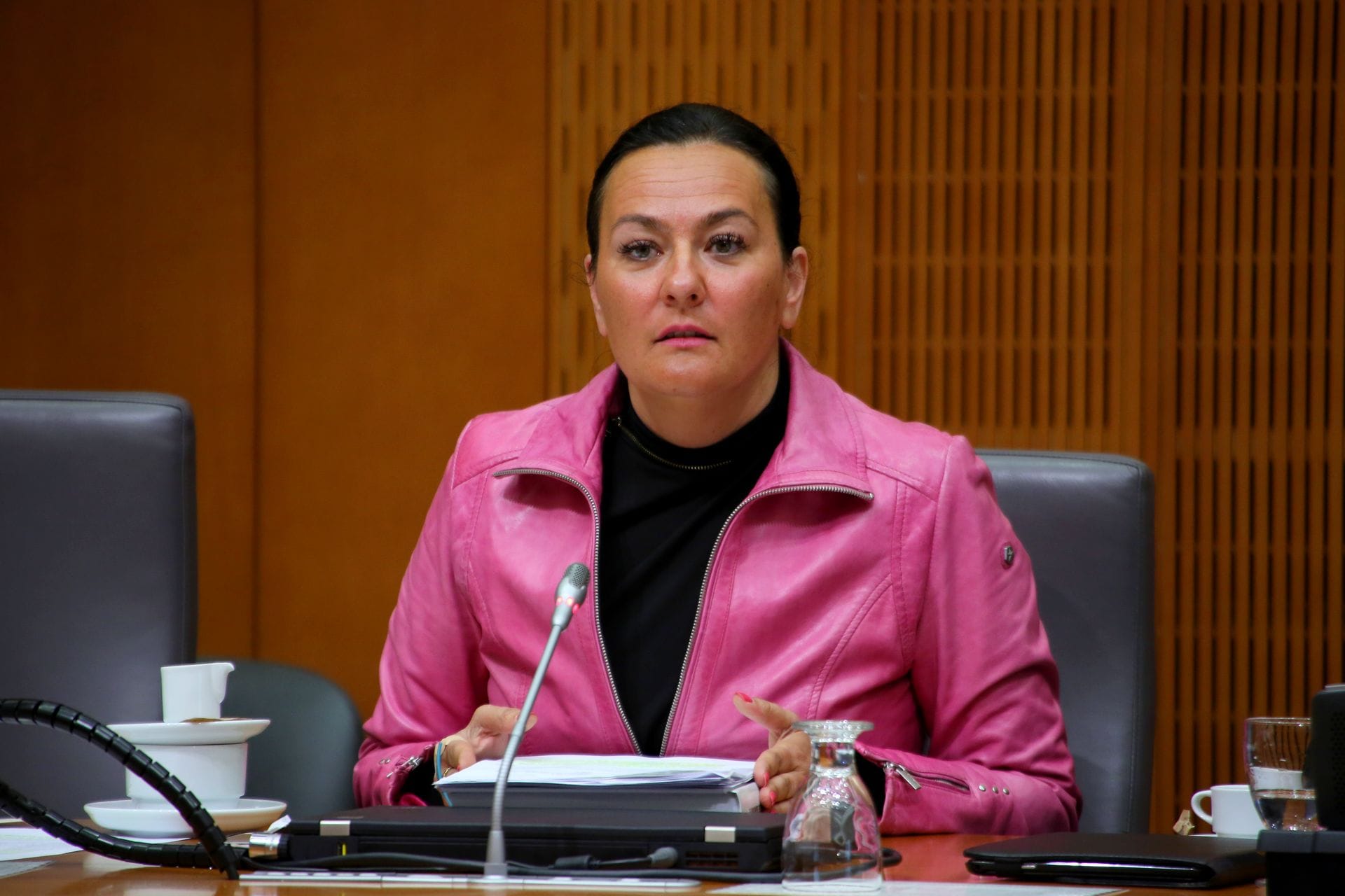 Anja Bah Žibert: Ali drži informacija, da so v Gorenju v tovornjaku odkrili migrante?