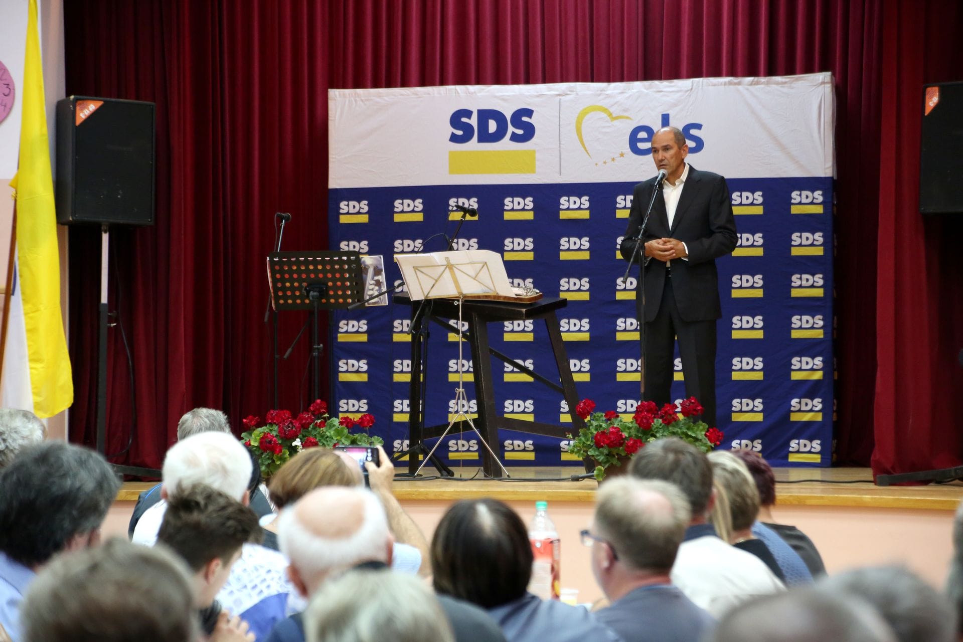 Janez Janša: Edina resna politična sila, ki v Sloveniji ni naprodaj, je Slovenska demokratska stranka