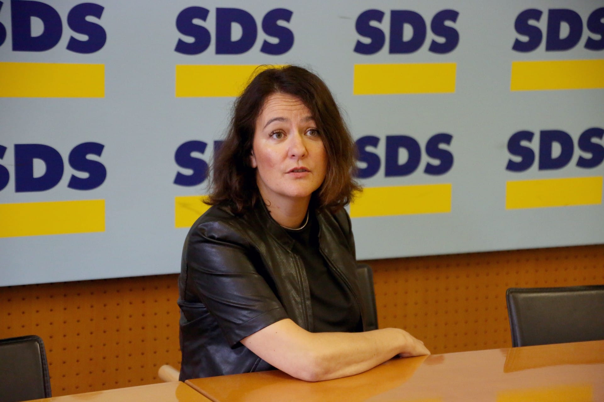 Anja Bah Žibert: Zakaj država prodaja prostore, ki jih ima že vse od leta 1991 najete Slovenski svetovni kongres?