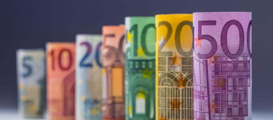 Cerarjeva vlada vse več za tekoče izdatke, vse manj za investicije
