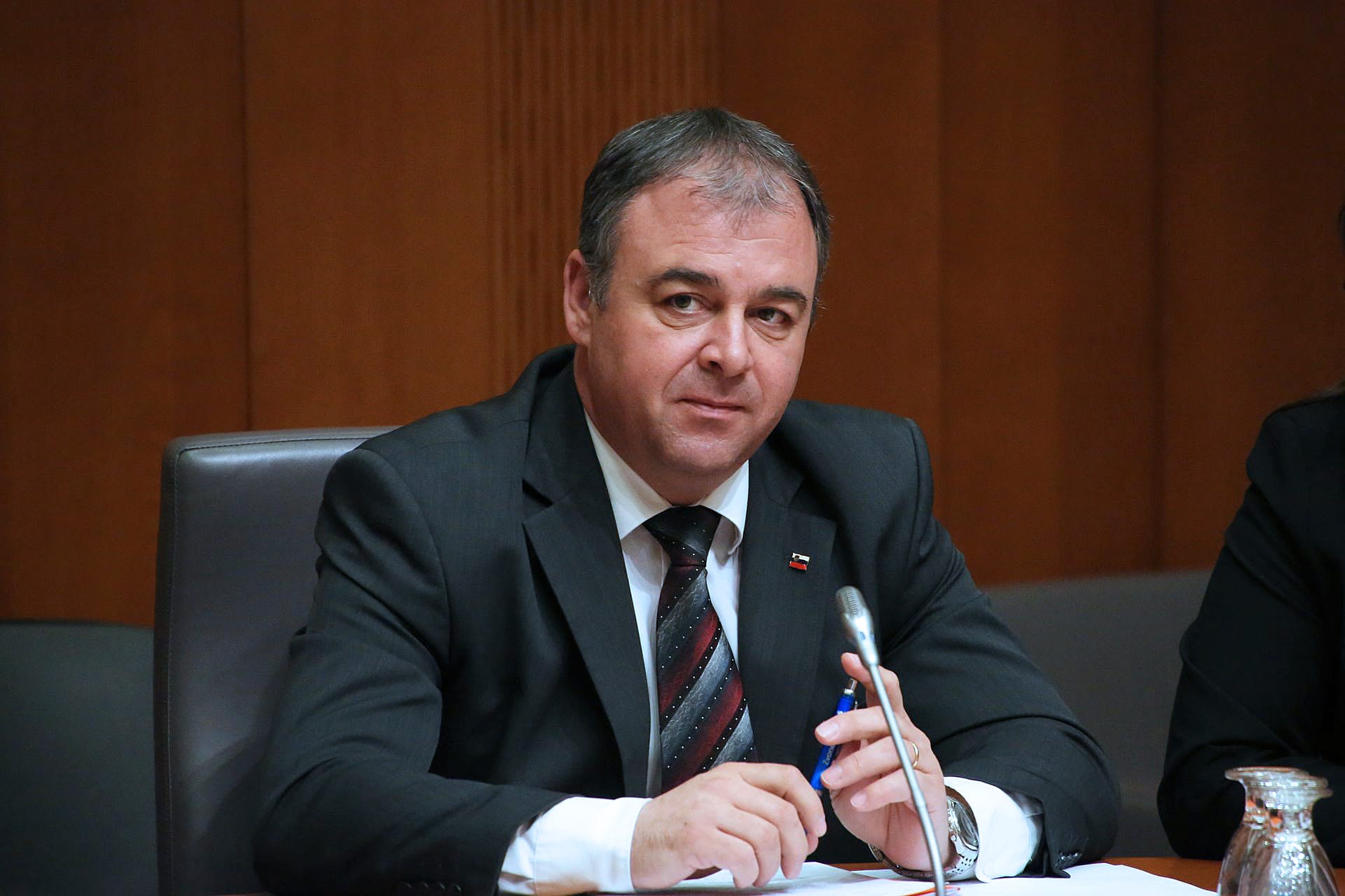 Danijel Krivec: Se obetajo resne težave glede helikopterske nujne medicinske pomoči?