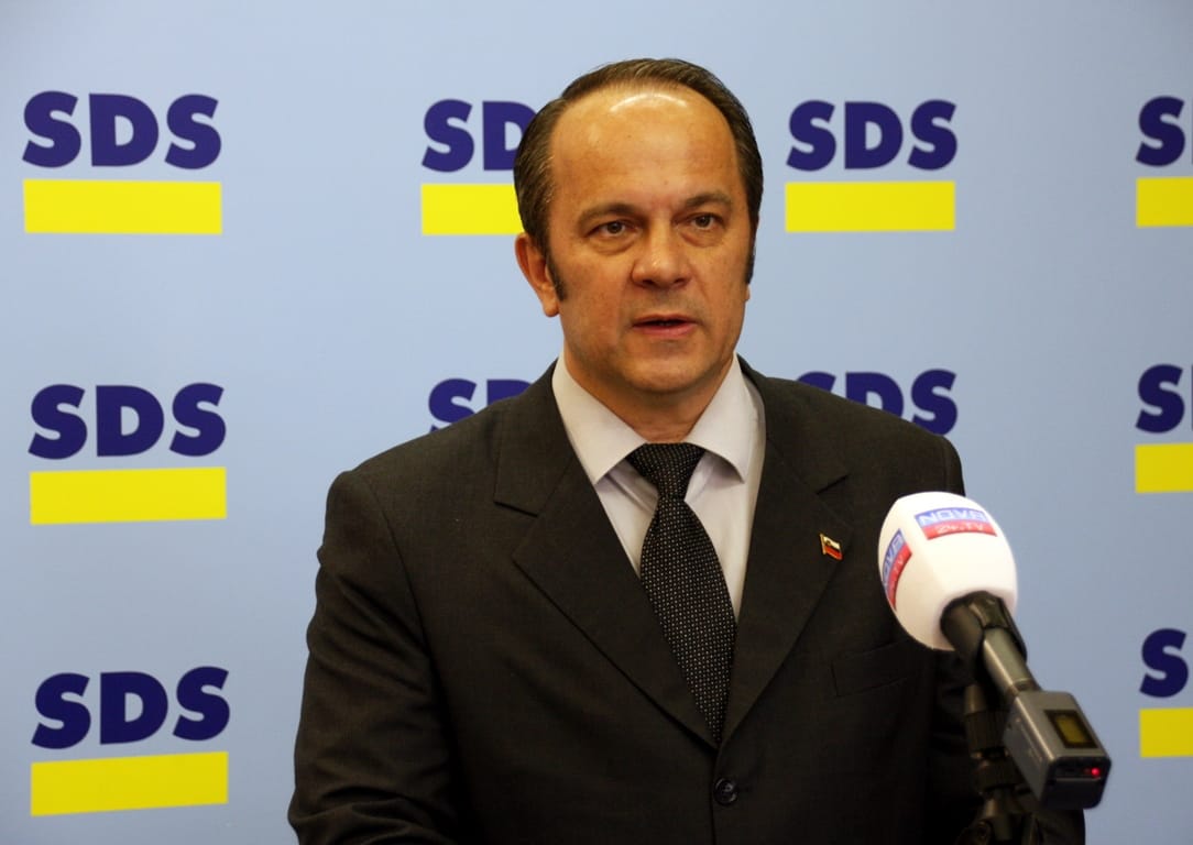 Zaradi ponovnega odpiranja balkanske poti za ilegalne migrante predlagamo zaostritev azilne zakonodaje
