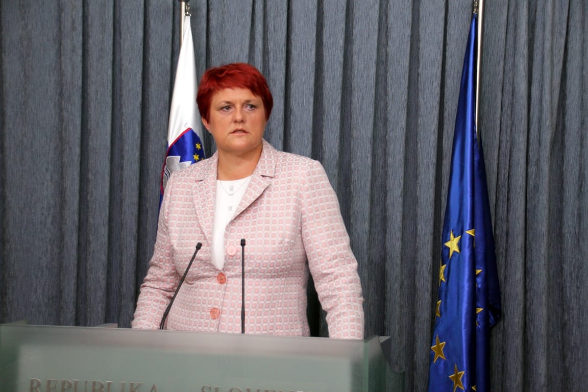 Vlada Mira Cerarja glede težav na področju srčne kirurgije ne stori nič
