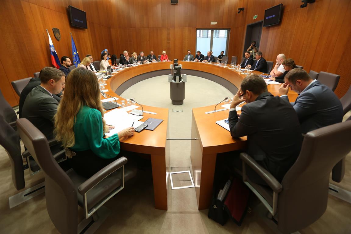 Odbor za notranje zadeve: Kakšna bo migracijska politika Slovenije pod vlado Marjana Šarca?