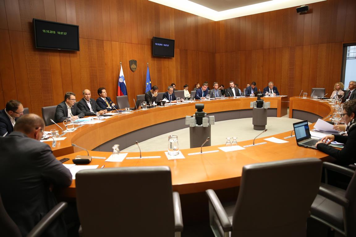 [SKLEPI KNJF] V primeru podeljevanja testnih frekvenc 5G naj se opravijo temeljite preiskave