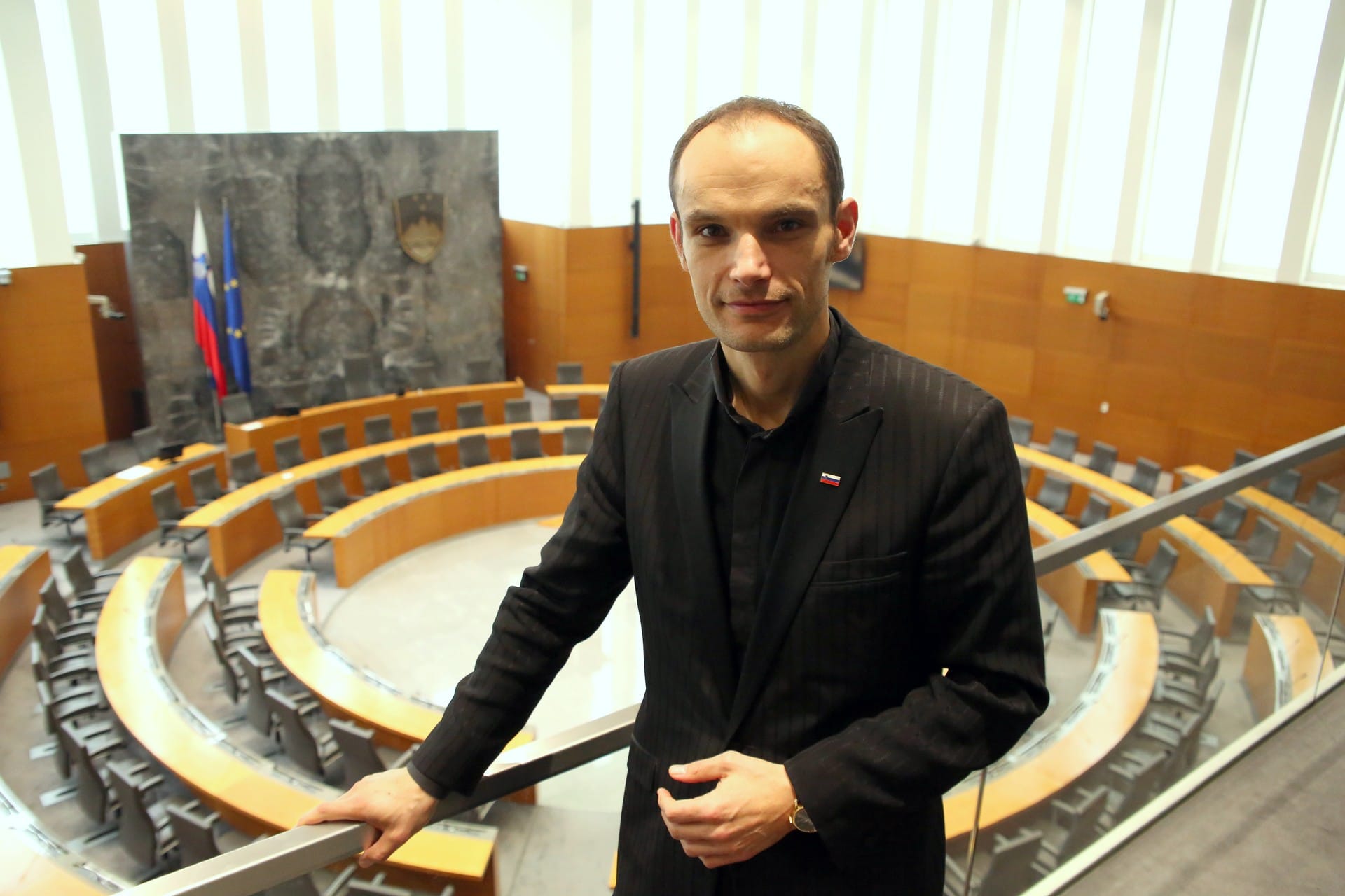 Dr. Anže Logar: Cerar, Židan in Erjavec so odgovorni za prepozno in prenizko prodajo NLB