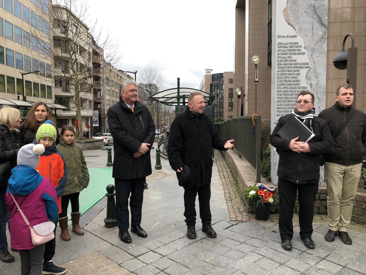 Dr. Milan Zver z duhovniškim oktetom OREMUS obeležil slovenski kulturni praznik v Bruslju