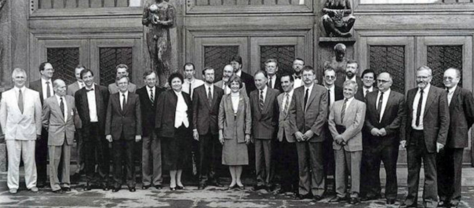 DEMOS je zmagal na volitvah in popeljal Slovenijo v samostojnost
