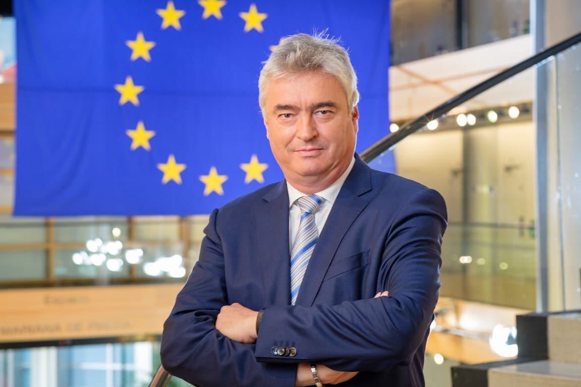 Dr. Milan Zver o sodni farsi v primeru dr. Milka Noviča spregovoril tudi v Evropskem parlamentu