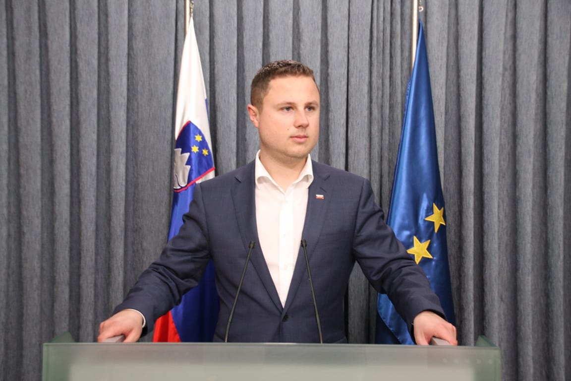Žan Mahnič: Ukinite financiranje NVO, ki migrantom pomagajo pri nezakonitem prečkanju državne meje