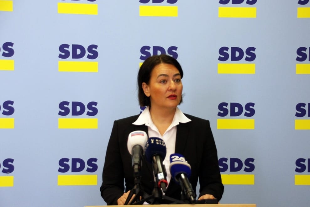 Anja Bah Žibert:  Koliko razpisov in za kolikšna finančna sredstva je doslej objavil Urad Vlade RS za oskrbo in integracijo migrantov?