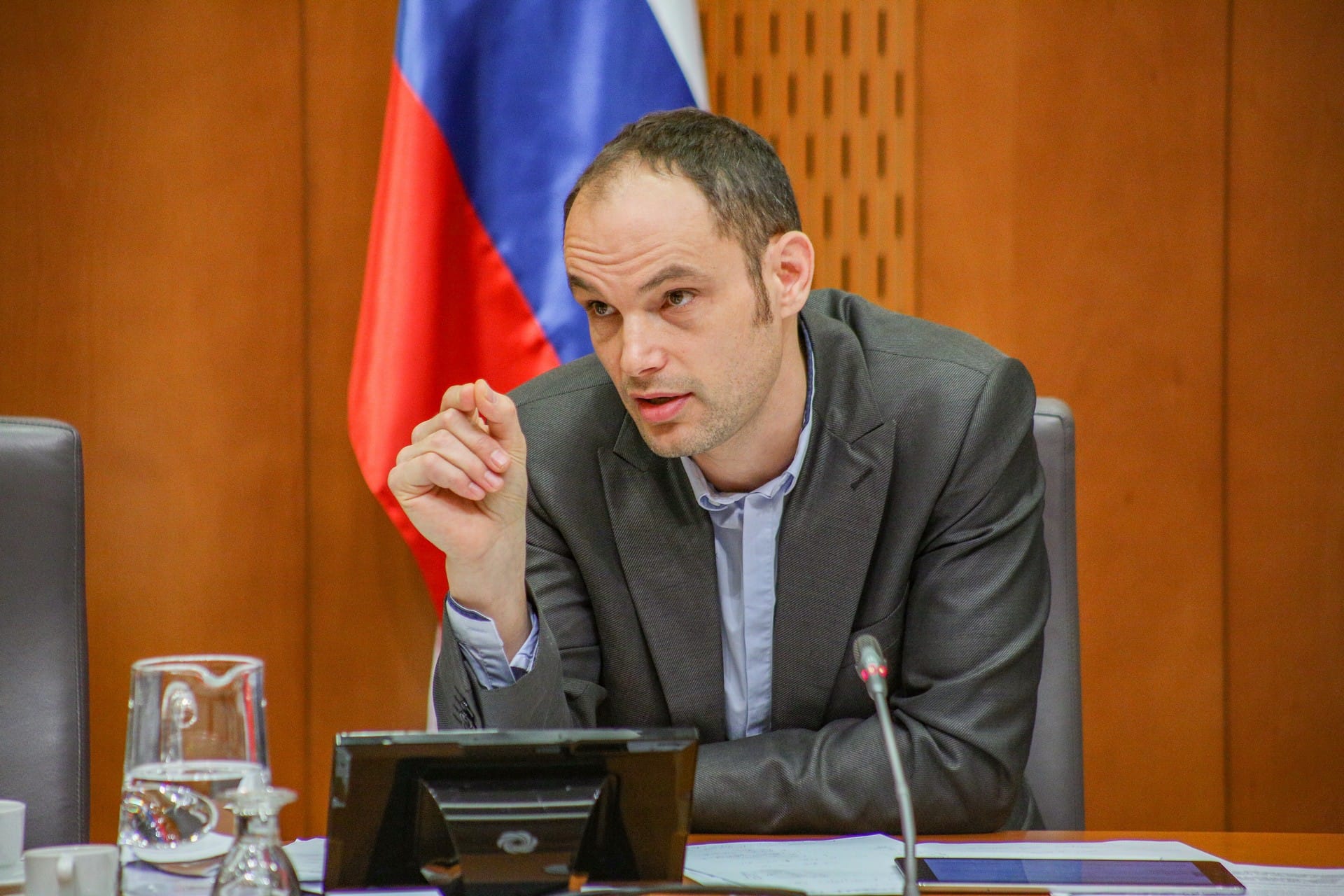 Za odpis dolgov v postopkih poenostavljene prisilne poravnave je poskrbela vlada Alenka Bratušek in njena tedanja koalicija