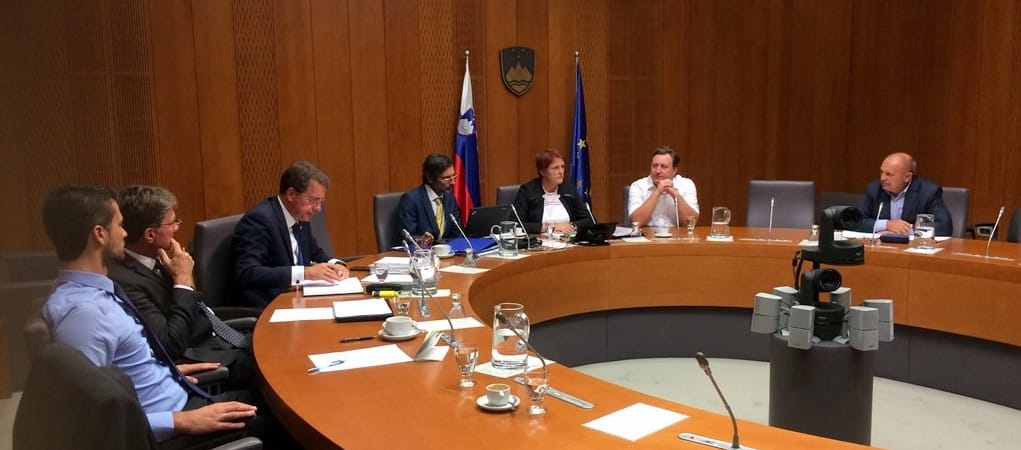 [OTROŠKA SRČNA KIRURGIJA] Popolna ignoranca vodstva UKC Ljubljana, ko so se pojavili resni zapleti 