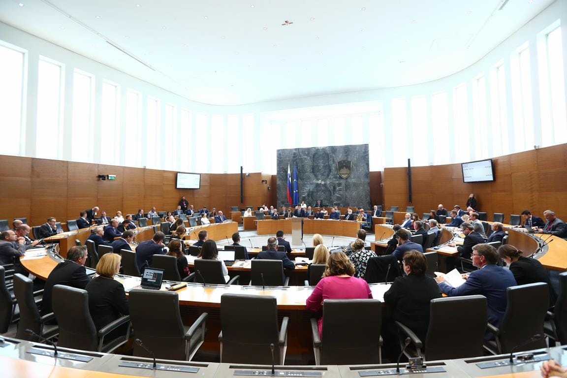 Koalicija proti zvišanju najnižjih invalidskih pokojnin in višjim neto plačam za vse delavce!