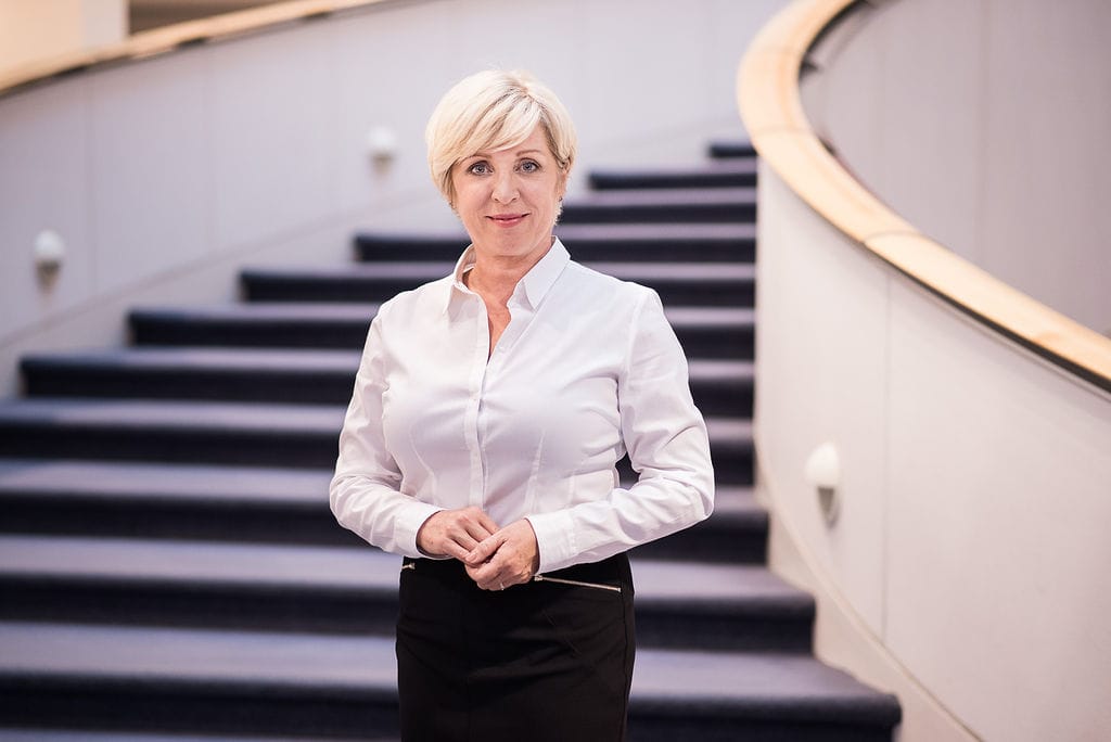 Romana Tomc: Vladni predlogi sprememb pokojninske zakonodaje so finančno nevzdržni in škodljivi