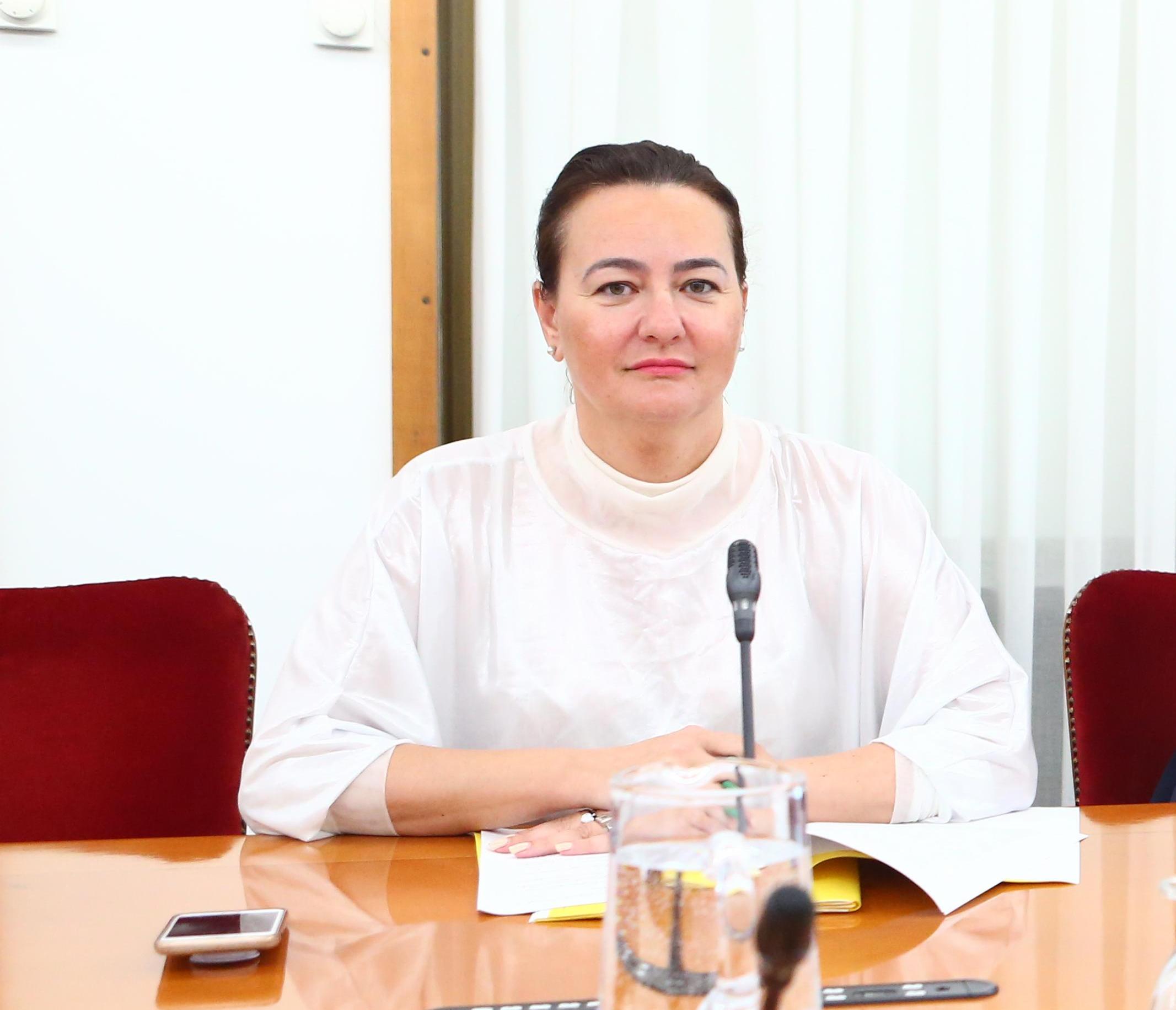 Anja Bah Žibert: Sta letošnji knjigi v projektu Rastem s knjigo res primerni za osnovno in srednješolce?