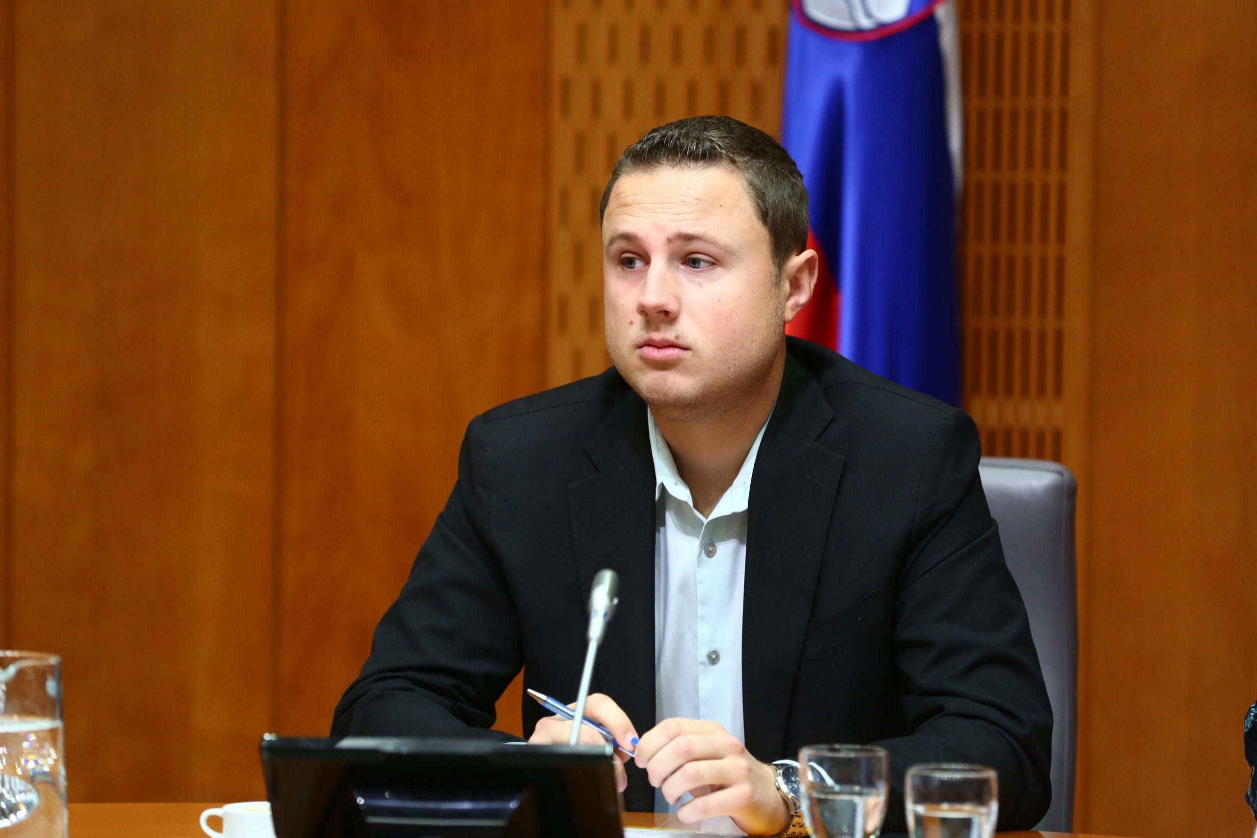 Žan Mahnič: Ali Aleksandra Pivec na mestu ministrice skrbi zgolj za samopromocijo?
