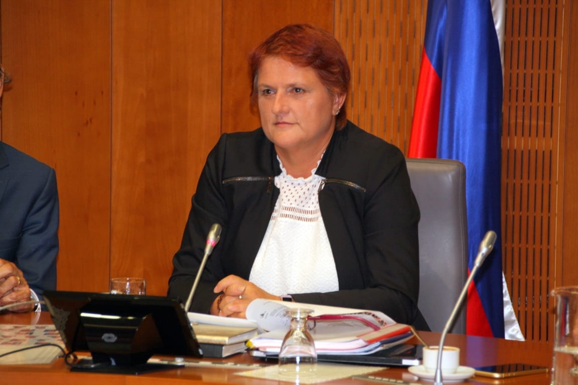 [OTROŠKA SRČNA KIRURGIJA] Prvič je ni bilo, drugič je ni bilo, bo Milojka Kolar Celar tokrat le prišla?