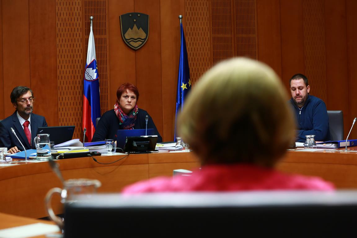 [OTROŠKA SRČNA KIRURGIJA] Verjamete Milojki Kolar Celarc, da je zgolj želela pomagati?