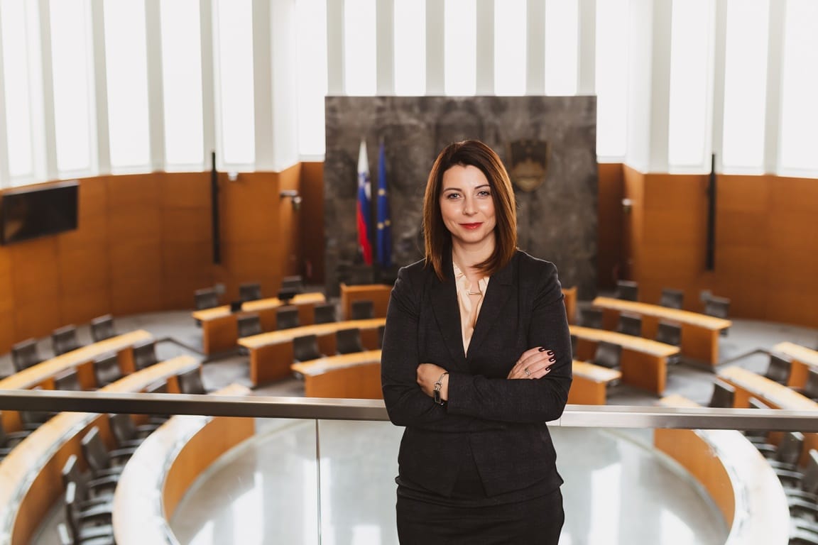 Mag. Karmen Furman: Je zakon o tujcih prinesel manj zlorab instituta prijave prebivališča?