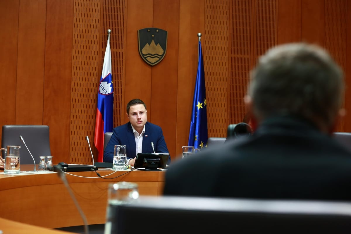 Preiskovalna komisija s kazensko ovadbo nad dva ustavna sodnika