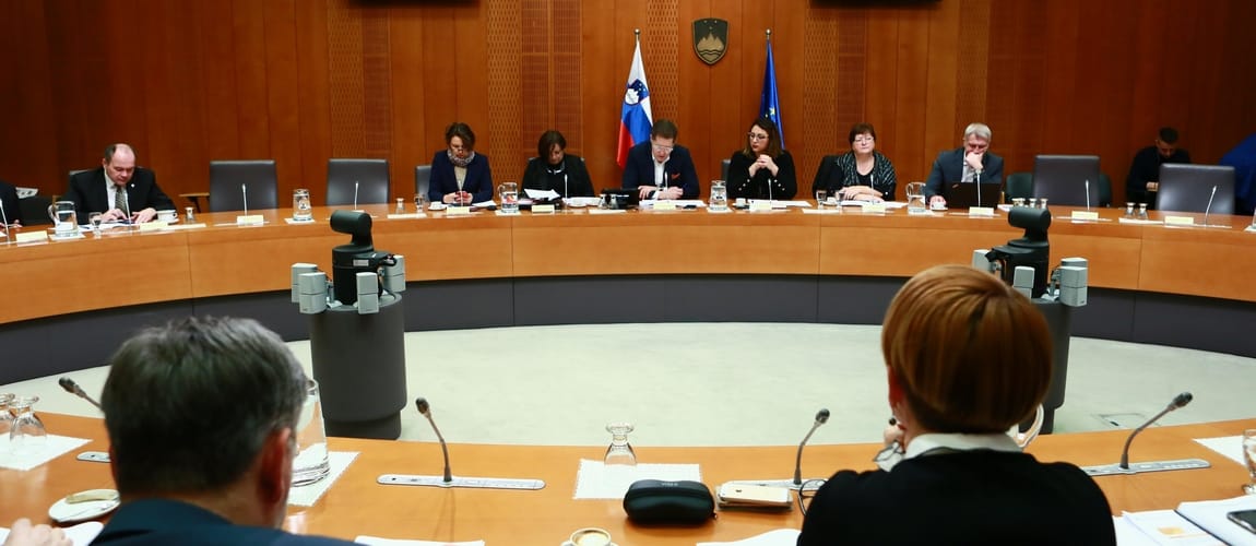 Politika je predolgo ignorirala težave prašičerejcev