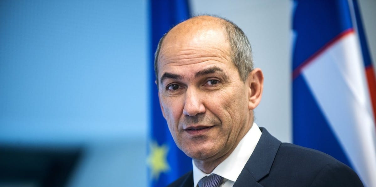 Janez Janša: Treba je združiti vse sile, da se širjenje koronavirusa zaustavi