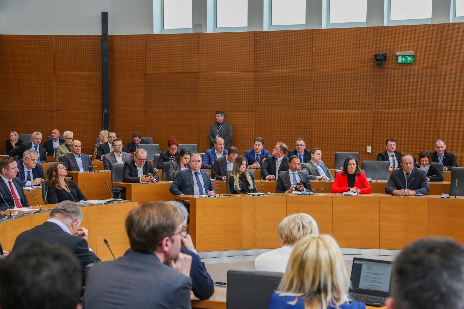 [SEJA DZ] Danes prva razprava glede uvedbe naborništva
